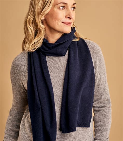 Women’s Scarves in Silk, Wool & Cashmere 